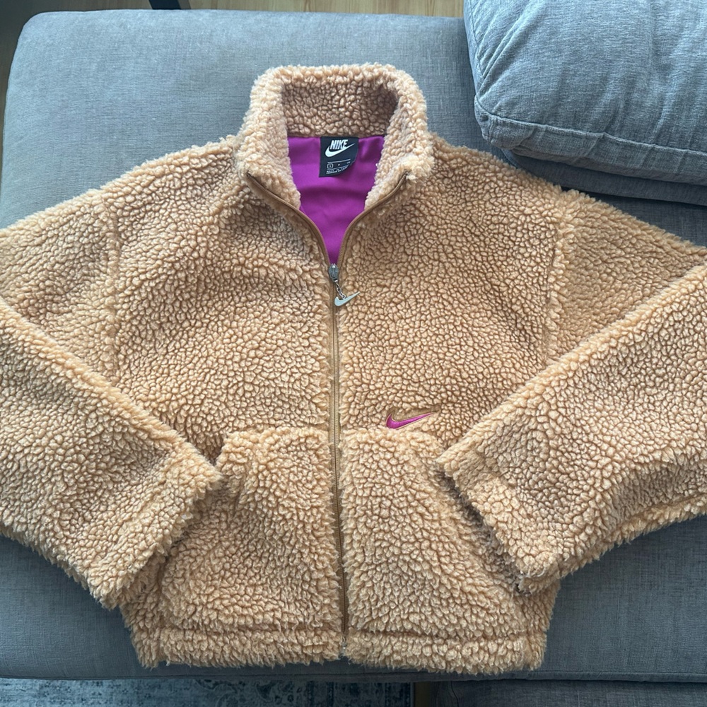 SOLD ‼️ Nike Tan and Pink Puffer Jacket